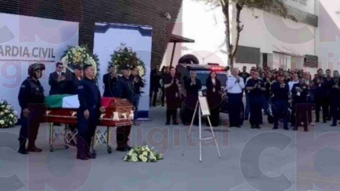 Dan el ultimo adiós a policía estatal caído en Atécuaro