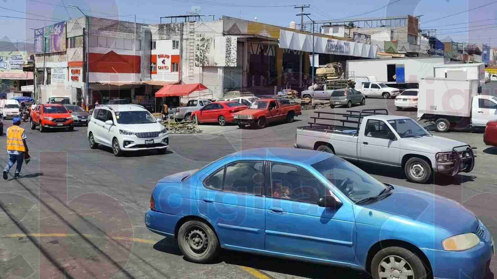 Urgente y vital el mejoramiento de la vialidad en el Mercado de Abastos Urgente y vital el mejoramiento de la vialidad en el Mercado de Abastos