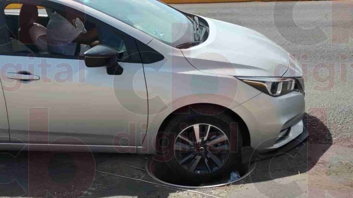 Aparece enorme Boquete de alcantarilla en calzada La Huerta