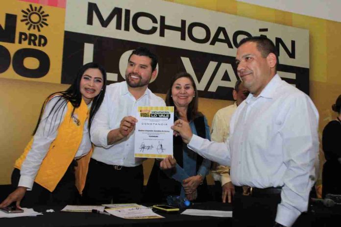 Arropa PRD Michoacán a Bladimir González rumbo al 2024