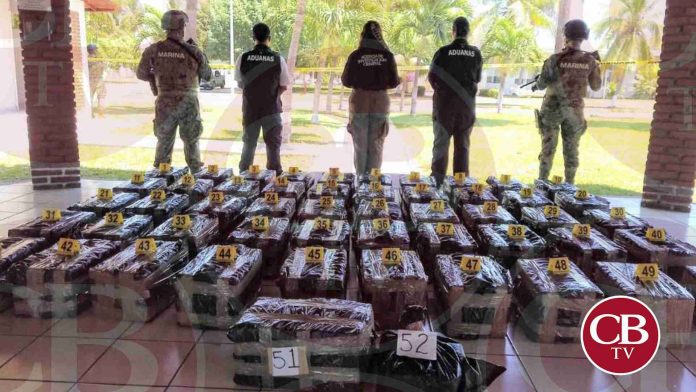 Marina decomisar una tonelada de cocaína en LC