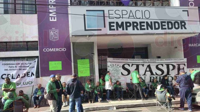 Trabajadores de la Ceplade toman edificio, por inconformidades laborales