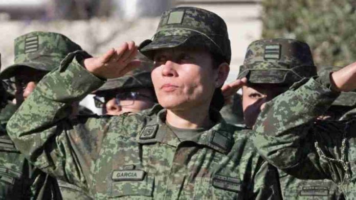 Aprueban iniciativa para que una mujer sea titular de la Sedena