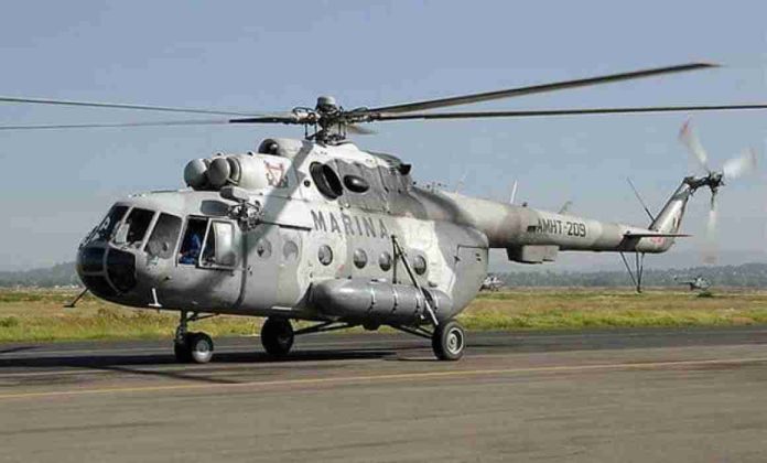 Helicóptero de la Marina aterriza de emergencia tras golpear cableado de la CFE en Sinaloa