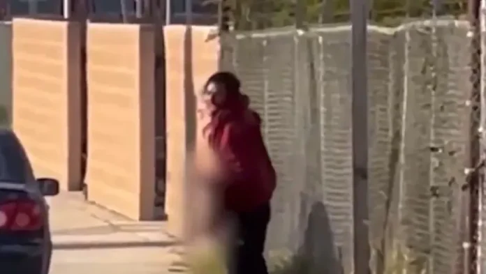 #Video: Impactante, caníbal arrestado por comer pierna humana en la calle