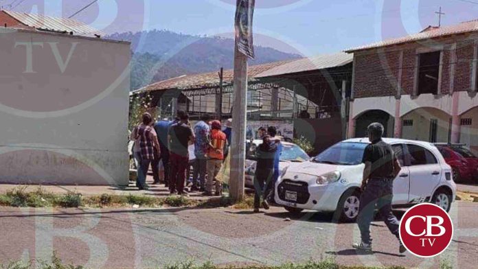 Atacan a balazos a taxista de Caltzontzin