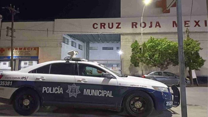 Mujer da a luz en la vía pública tras ser golpeada  por su pareja