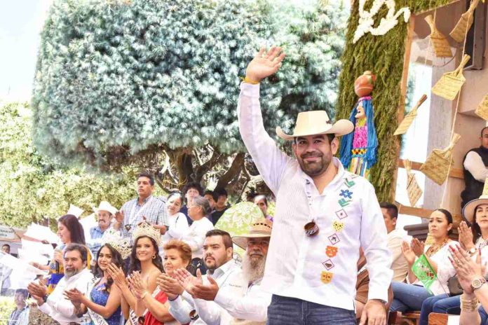 Tancítaro seguirá siendo líder en producción y exportación de aguacate: Paco Huacus
