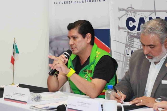 Acuerda Ernesto Núñez legislar de la mano de Cámaras empresariales