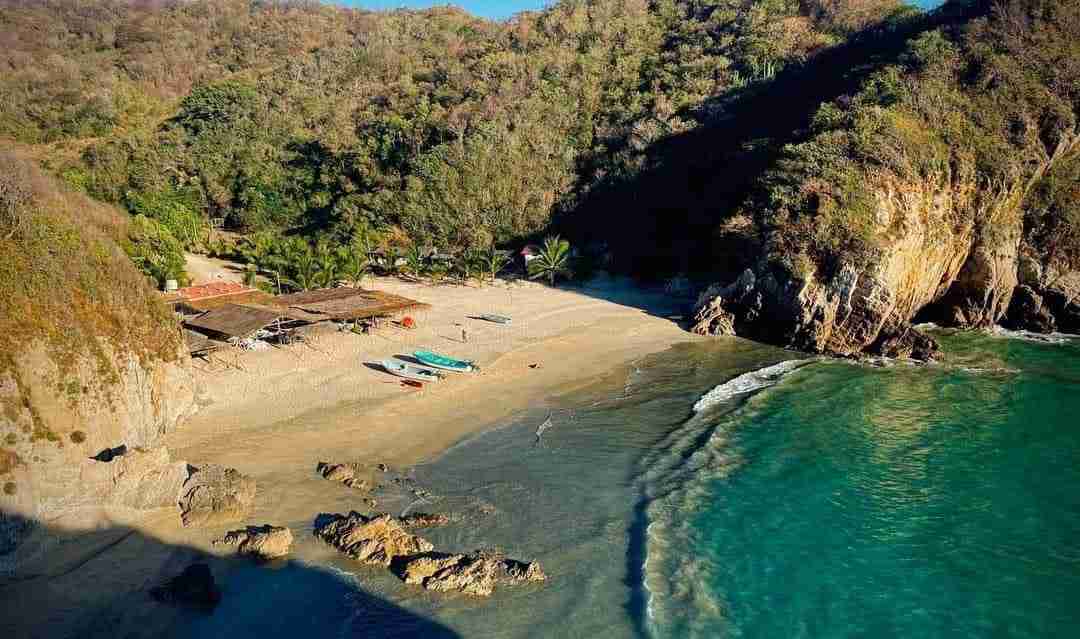 Descubre la Playa del Amor en este recorrido en lancha por la Costa Michoacana Descubre la Playa del Amor en este recorrido en lancha por la Costa Michoacana