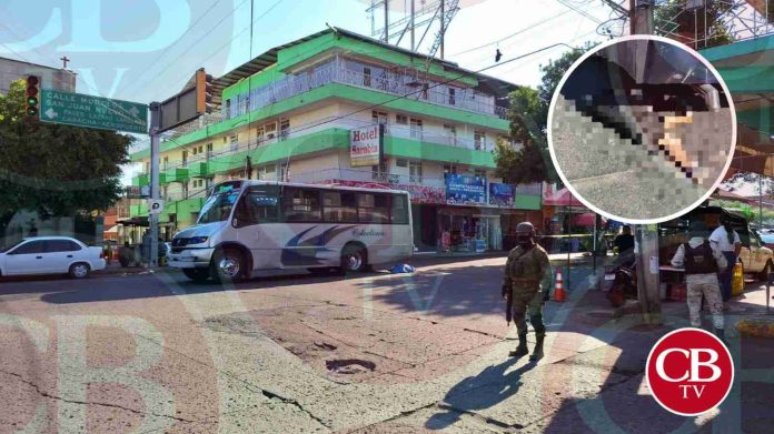 Microbús mata a una abuelita en Uruapan