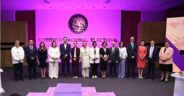 Desconfianza y apatía: Ciudadanos morelianos no encuentran credibilidad en el debate presidencial