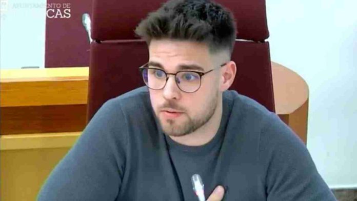 Político español se ofrecía como 