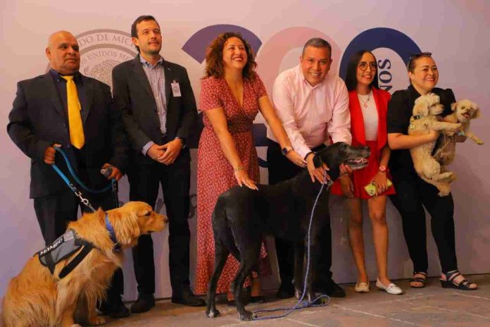 Logra Juan Carlos Barragán la regulación del uso de la pirotecnia