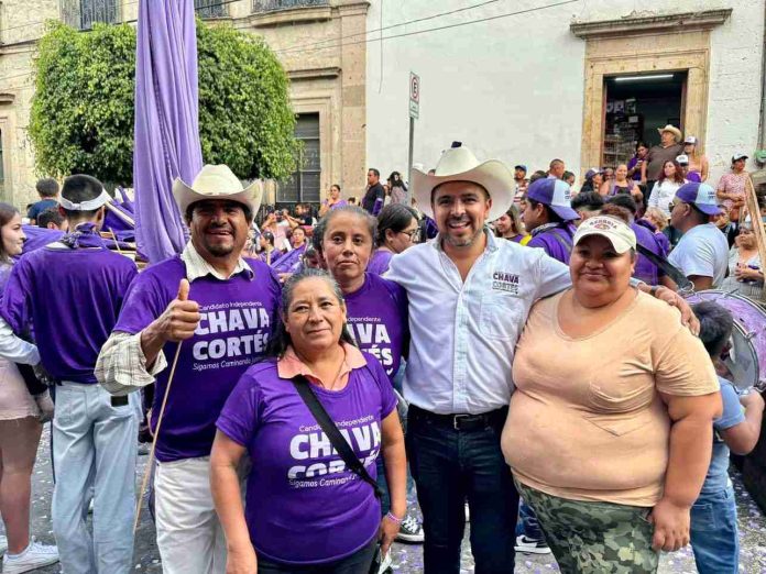 Miles de charenses respaldan a Chava Cortés en su arranque de campaña
