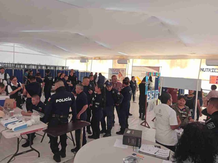Guardias civiles en Zitácuaro reciben servicios de salud