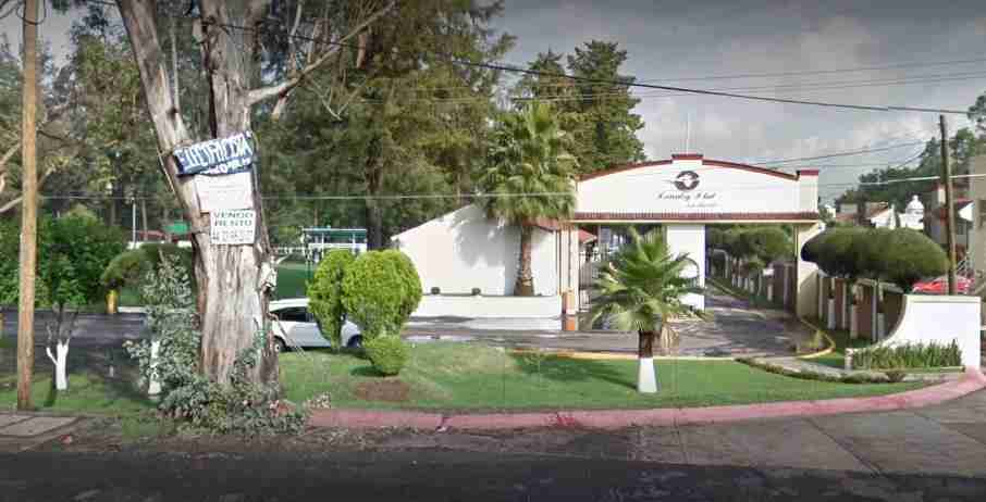 Esta mañana, en rueda de prensa convocada por el consejo administrativo del club integrado por el Lic. Arturo Franco Valadez Tesorero de Administración deportiva especializada S.A. de C.V., el Ing. Florencio Sánchez, la Profa. en educación Guadalupe Zavala y la Lic. Araceli González Espinosa, dieron a conocer que un aproximado de 70 personas supuestamente lideradas por el Sr. Aurelio Chávez Herrera, mantuvieron a los asistentes privados de su libertad tras concluir una asamblea convocada por el consejo administrativo del club. Esta mañana, en rueda de prensa convocada por el consejo administrativo del club integrado por el Lic. Arturo Franco Valadez Tesorero de Administración deportiva especializada S.A. de C.V., el Ing. Florencio Sánchez, la Profa. en educación Guadalupe Zavala y la Lic. Araceli González Espinosa, dieron a conocer que un aproximado de 70 personas supuestamente lideradas por el Sr. Aurelio Chávez Herrera, mantuvieron a los asistentes privados de su libertad tras concluir una asamblea convocada por el consejo administrativo del club.