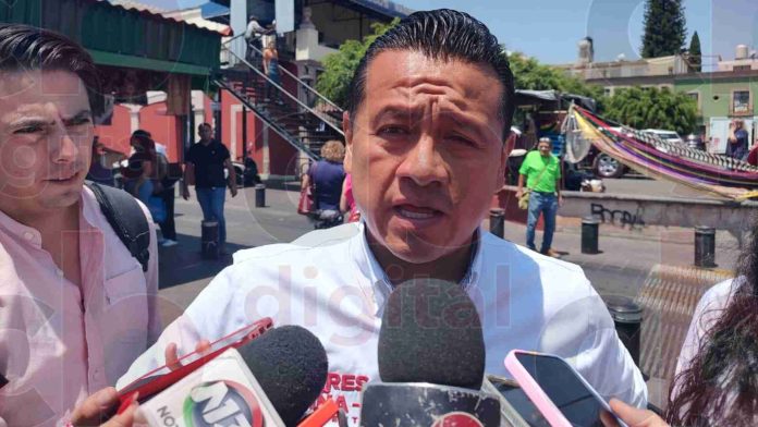 Un mercado al poniente de Morelia, compromete Carlos Torres Piña