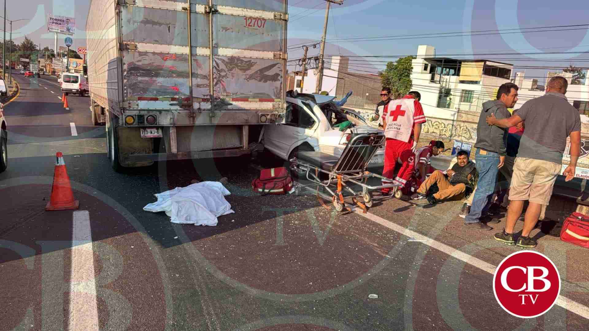 Un muerto deja choque de tráiler y Jetta en Morelia Un muerto deja choque de tráiler y Jetta en Morelia