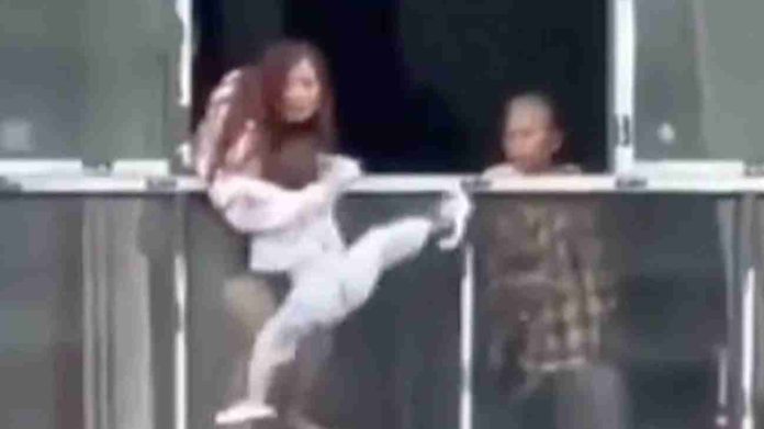VIDEO: Una mujer arroja a su hijo de 3 años desde el piso 22
