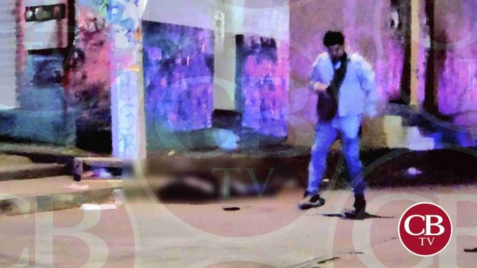 Ejecutan a un joven afuera de un templo de Jacona