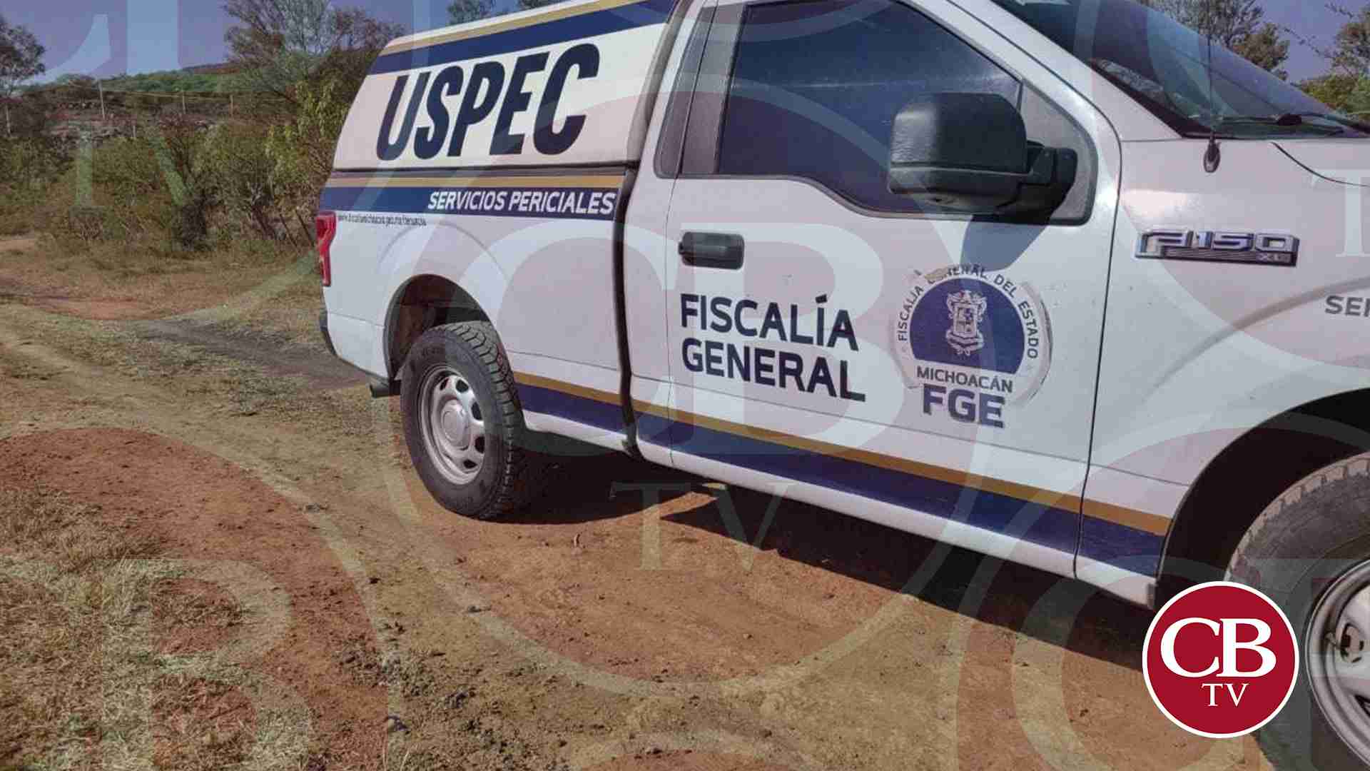 Le cortan el cuello, lo encobijan y avientan a una zanja Le cortan el cuello, lo encobijan y avientan a una zanja