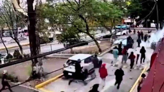 Muere alumno en ataque de porros en CCH Naucalpan