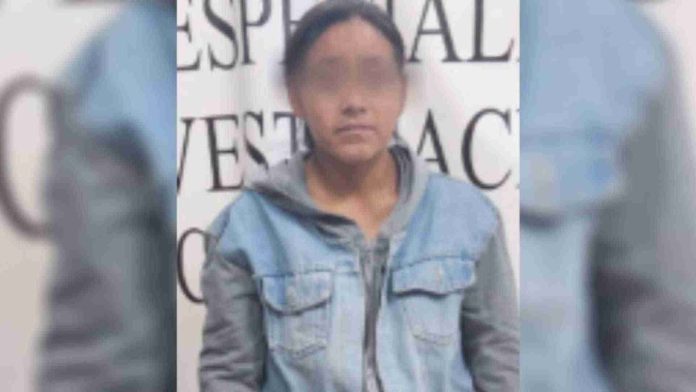 Mujer golpeó a sus 3 hijos en Puebla