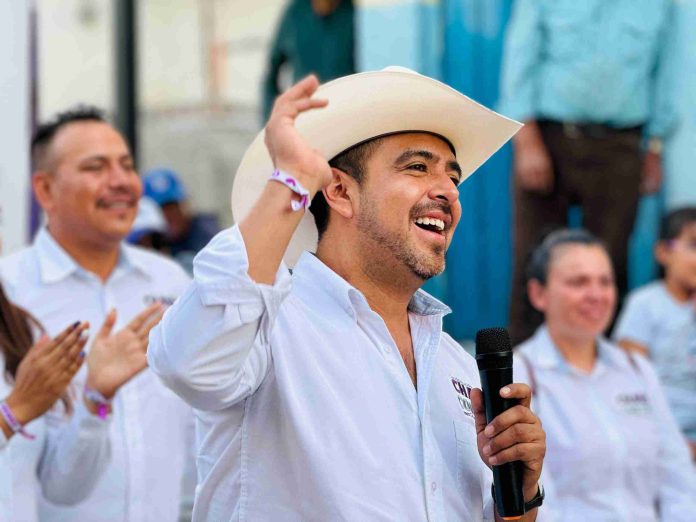 Con árboles listos para plantar, busca combatir la cantidad de basura generada por las campañas electorales