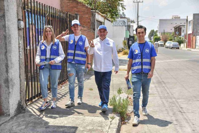 Consiente de la importancia que las juventudes representan en la sociedad moreliana, el candidato a diputado local por el distrito 17 con cabecera en Morelia, Carlos Quintana Martínez, se ha preocupado por escuchar sus necesidades, para poder plantear propuestas reales.