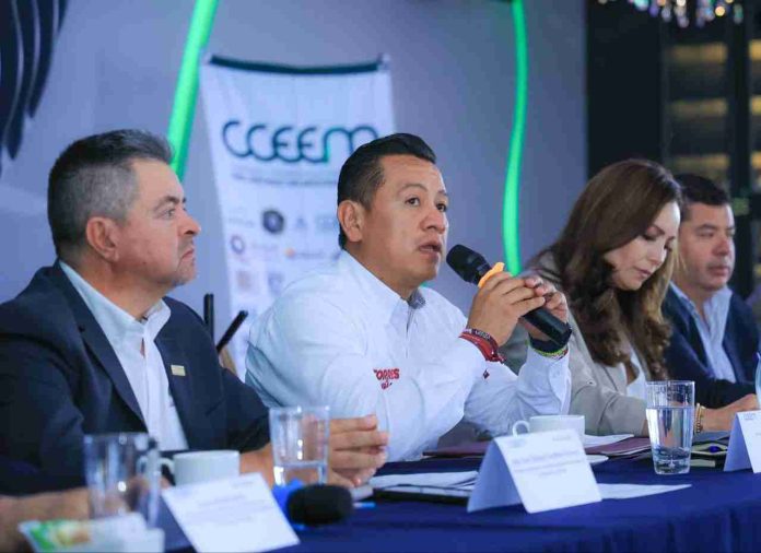 En mi gobierno no habrá licitaciones directas para obra pública en Morelia: Torres Piña ante empresarios