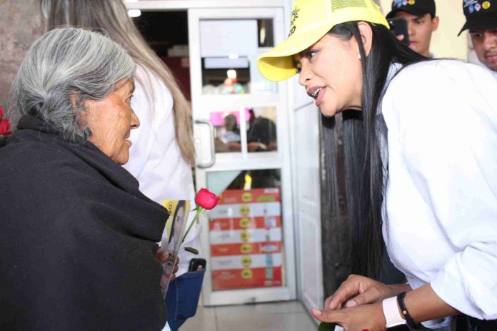 Reconoce Araceli Saucedo la importancia y valor de las madres michoacanas