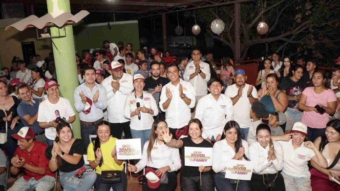 En Apatzingán, las juventudes respaldan a Fanny Arreola.