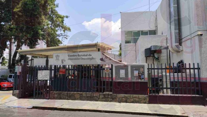 Denuncian familiares de pacientes malos tratos en Centro Estatal de Atención Oncológica en Morelia
