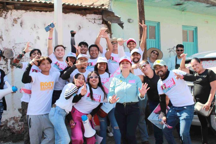 Rosy Salinas Promete Apoyo Integral a la Educación en Zitácuaro en el Día del Estudiante