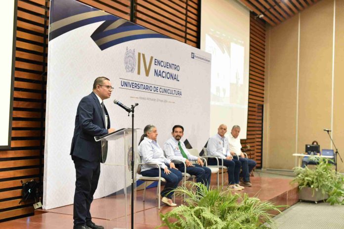 Universidades tenemos que hacer equipo con el sector productivo: Secretario Académico