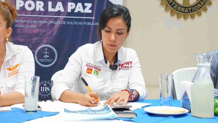 Fanny Arreola firma la agenda “Diálogos y compromisos por la paz”