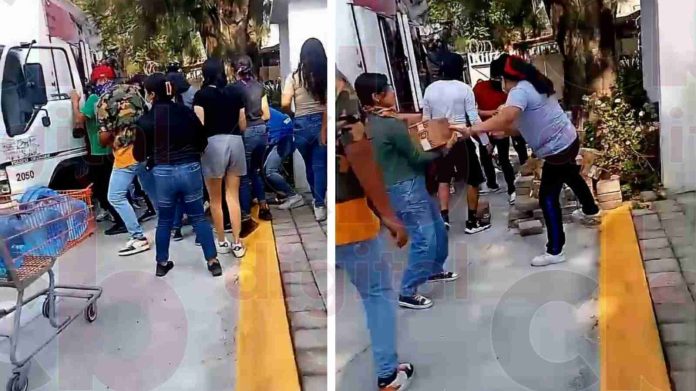 #Video: Delincuentes disfrazados de normalistas saquean camiones