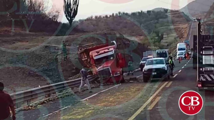 #Video: Chofer de tráiler se mata en la en la Siglo XXI