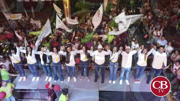 Disparan armas largas durante el cierre de campaña en Cotija