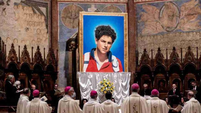 El Papa hará santo a 'influencer' que murió en 2006