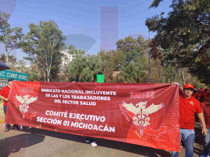 8 mil trabajadores de la Salud se manifiestan en Morelia