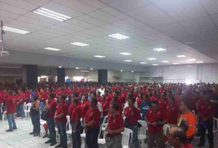 3 mil mineros a huelga en siderúrgica de Lázaro Cárdenas