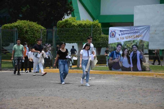 Este lunes es turno de aplicar examen a las y los aspirantes a carreras del área de las Ciencias Exactas, Arquitectura e Ingenierías de la UMSNH
