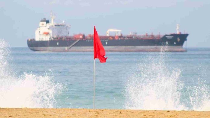 Alertan por mar de fondo en costas de Guerrero