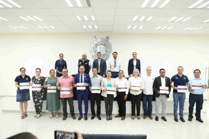La Universidad Michoacana de San Nicolás de Hidalgo cuenta con sus primeros trece edificios acreditados como Espacios 100 por ciento Libres de Humo de Tabaco y Emisiones, por parte de la Comisión Estatal para la Protección contra Riesgos Sanitarios (Coepris).