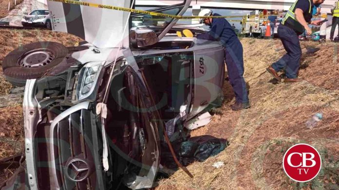Cinco muertos deja volcadura de camioneta en la de Occidente