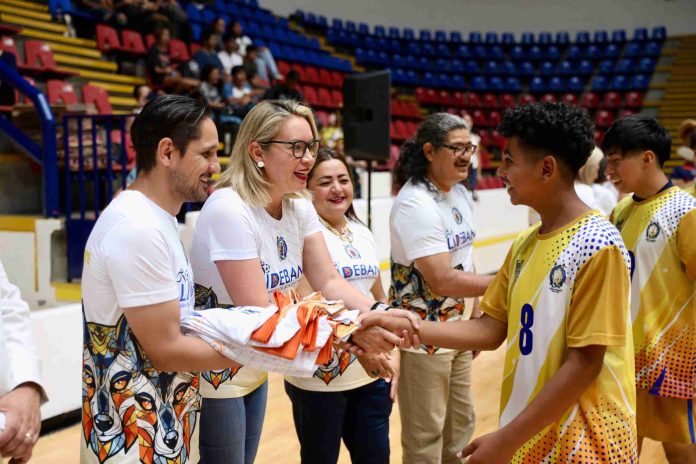 Estudiantes, queremos que sean transformadores del deporte en la UMSNH: Rectora