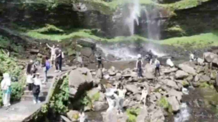 #VideoSensible: Turista muere por golpe de roca en la cabeza