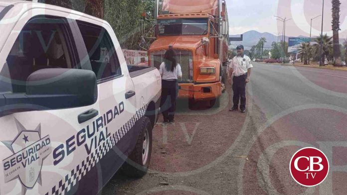 Aseguran tráiler robado en Morelia